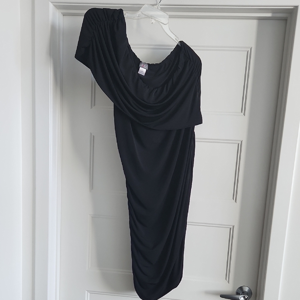 Dots Black One-Shoulder Long Sleeve Dress